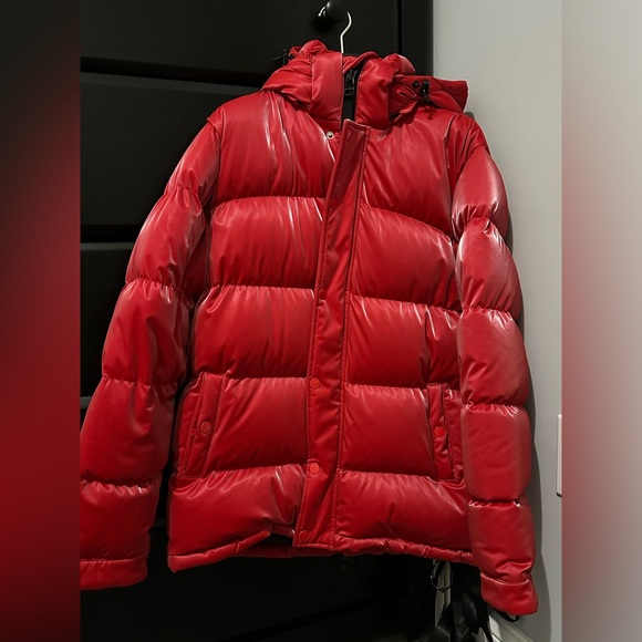 ARITZIA SUPERPUFFF IN CATALINA RED - Picture 5 of 6